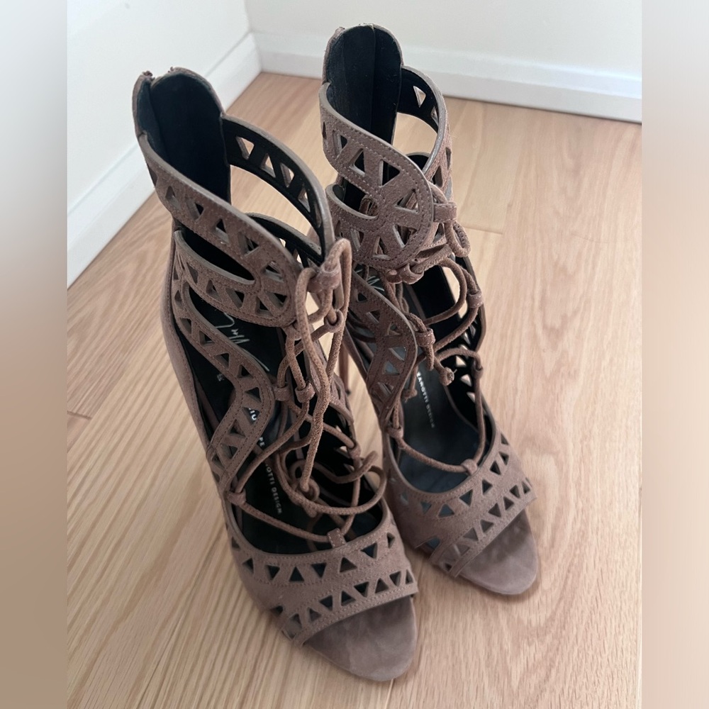 Giuseppe Zanotti Size 38 Suede Lace Up Cage Heels